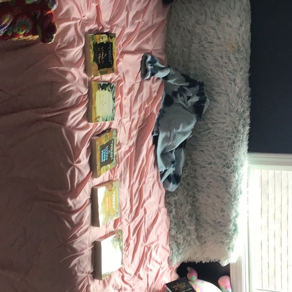 Wrinkle in time series - Picture 1 of 1